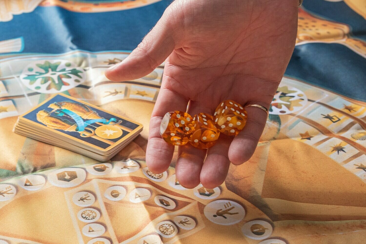 игра как способ работы с бессознательным поле игры, янтарные кубики