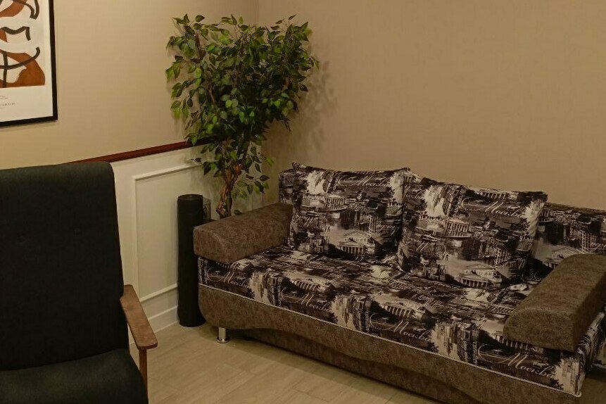 приятные, не отвлекающие тона